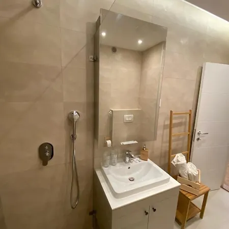 Stone Lux Apartment
